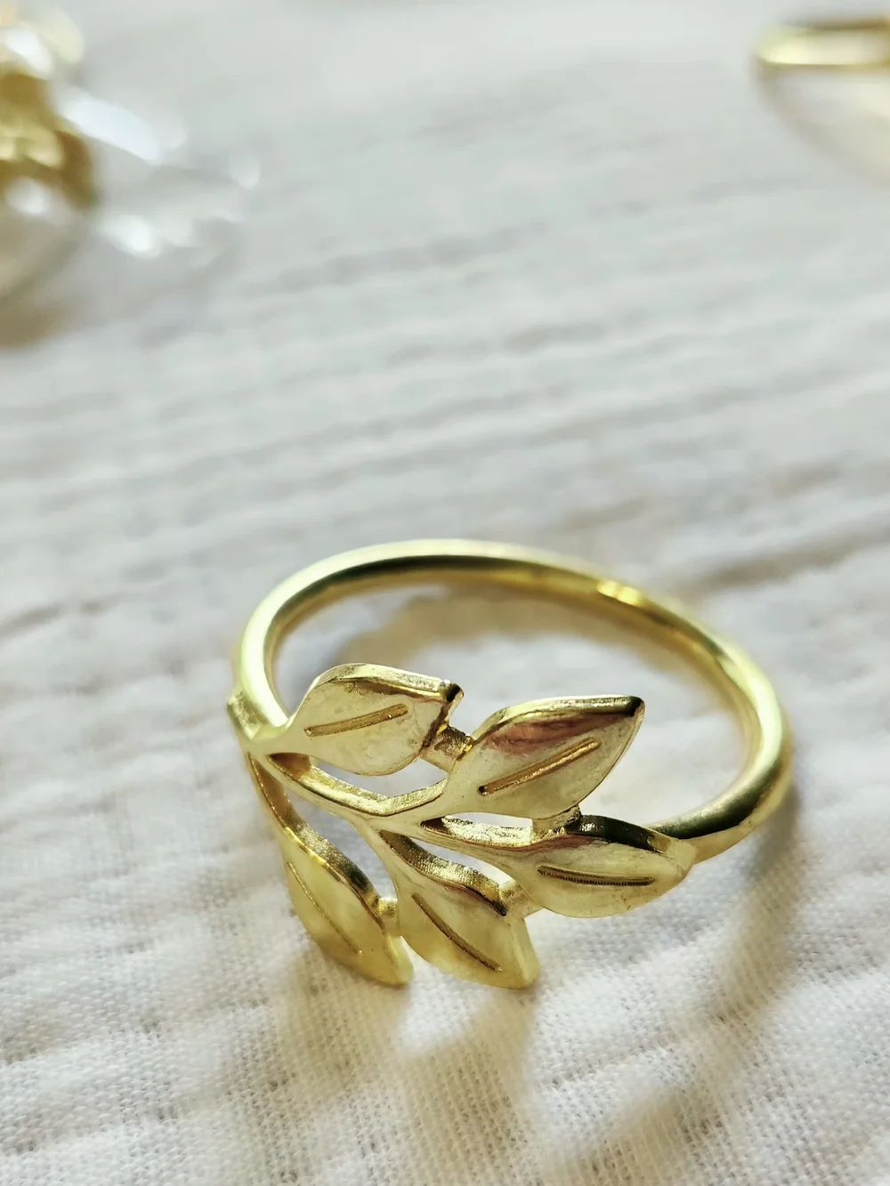 90 Gold Leaf Design Napkin Rings – Elegant Gold Finish
